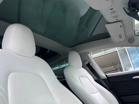 Used 2022 Tesla Model 3 Long Range image 15