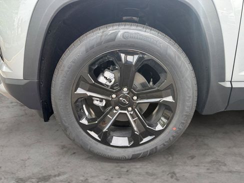 New 2026 Chevrolet Equinox LT w/ Convenience Package II AWD/4WD image 9