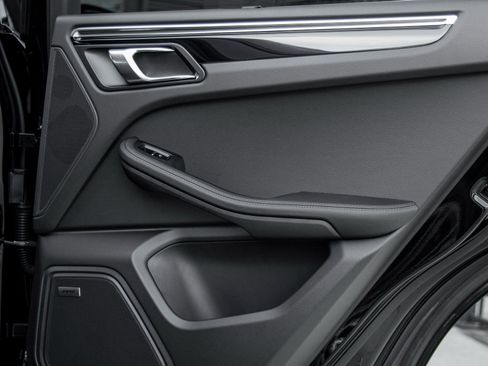 Used 2026 Porsche Macan S image 36