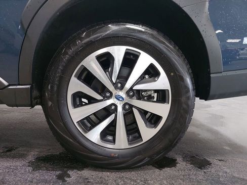 Used 2025 Subaru Outback Premium AWD/4WD image 35