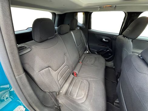 Used 2021 Jeep Renegade Latitude w/ Sun & Sound Group AWD/4WD image 18