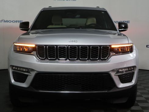 Used 2024 Jeep Grand Cherokee Limited image 13