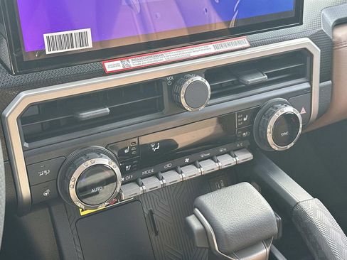 New 2026 Toyota 4Runner Limited AWD/4WD image 30