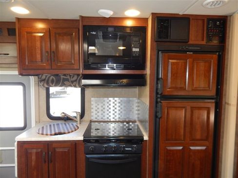 Used 2015 Mercedes-Benz Sprinter 3500 image 37