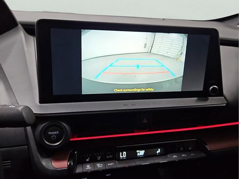 Used 2023 Toyota Prius Prime Premium FWD image 12