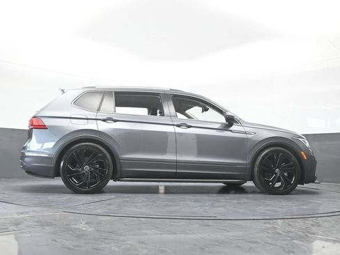 Used 2023 Volkswagen Tiguan SE FWD image 60
