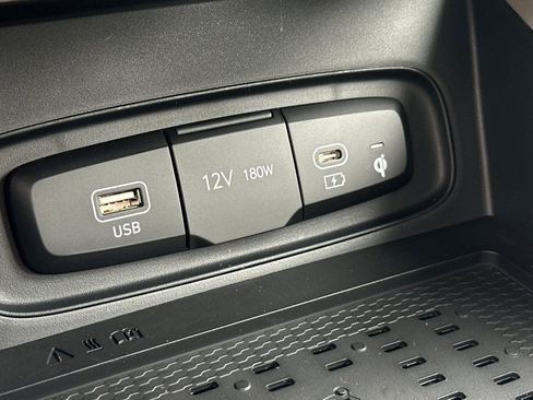New 2026 Hyundai Venue SEL FWD image 37