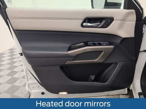 Used 2022 Nissan Pathfinder Platinum w/ Cargo Package image 40