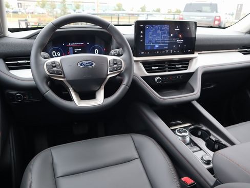 New 2025 Ford Explorer Active w/ Active Comfort Package image 2