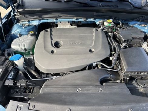 Certified 2023 Volvo XC40 B5 Plus image 34