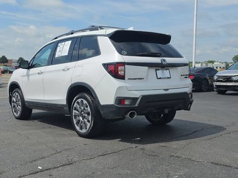 Certified 2025 Honda Passport Black Edition image 5