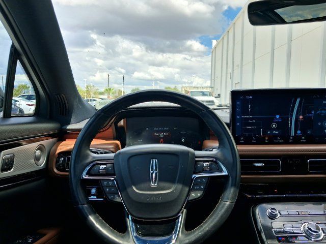 Used 2023 Lincoln Nautilus Reserve w/ Equipment Group 202A AWD/4WD image 14
