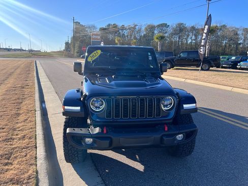 Used 2025 Jeep Gladiator Rubicon image 14