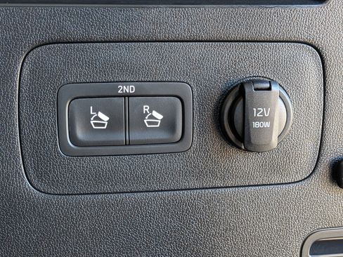 Certified 2025 Kia Sorento S image 15