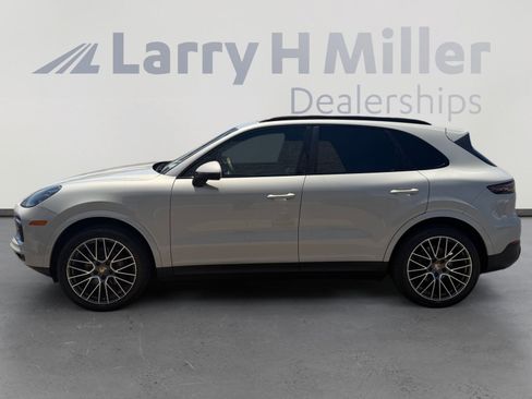 Used 2020 Porsche Cayenne AWD/4WD image 2