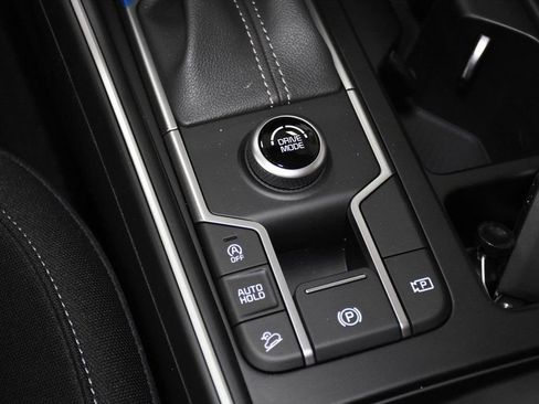 Certified 2024 Kia Sorento LX image 19