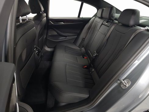 Used 2023 BMW 530e xDrive w/ Premium Package image 37