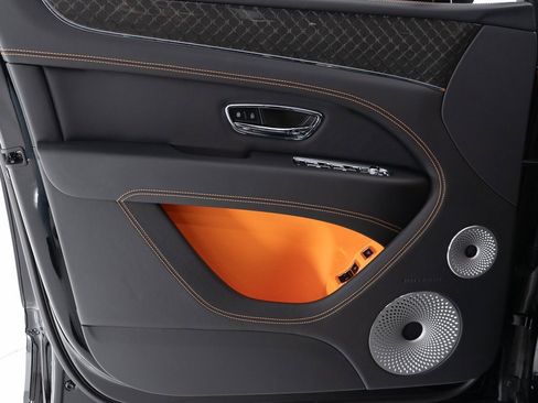 Certified 2025 Bentley Bentayga image 11