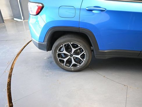 Used 2025 Jeep Compass Limited AWD/4WD image 23