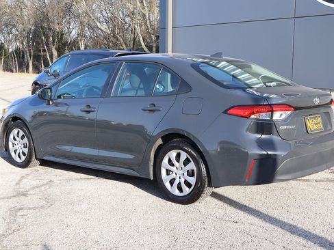 Used 2025 Toyota Corolla LE FWD image 6