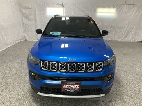 Used 2024 Jeep Compass Limited AWD/4WD image 3