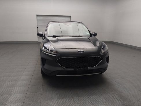 Used 2020 Ford Escape SE image 14