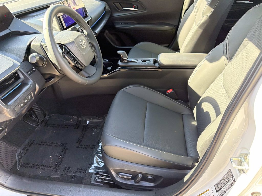 Used 2025 Toyota Prius FWD image 14