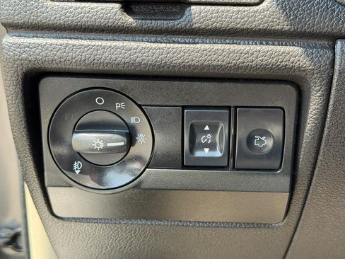Used 2012 Ford Fusion SE FWD image 31