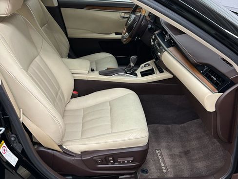 Used 2017 Lexus ES 300h image 14