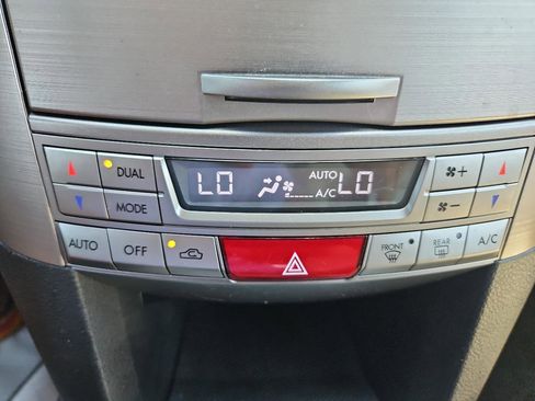 Used 2013 Subaru Outback 2.5i Limited w/ Moonroof Pkg AWD/4WD image 31