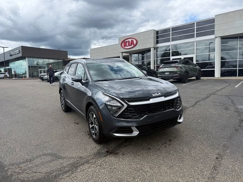 Used 2023 Kia Sportage EX AWD/4WD image 4