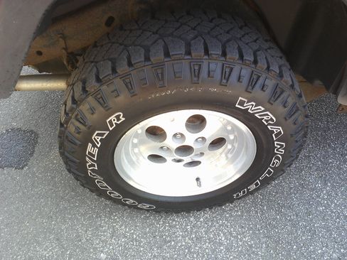 Used 2005 Jeep Wrangler X w/ Tire & Wheel Group (Ecco) AWD/4WD image 9