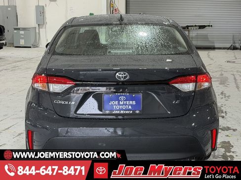 Used 2026 Toyota Corolla LE image 8
