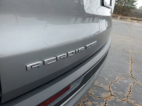 Used 2024 GMC Acadia Elevation image 5