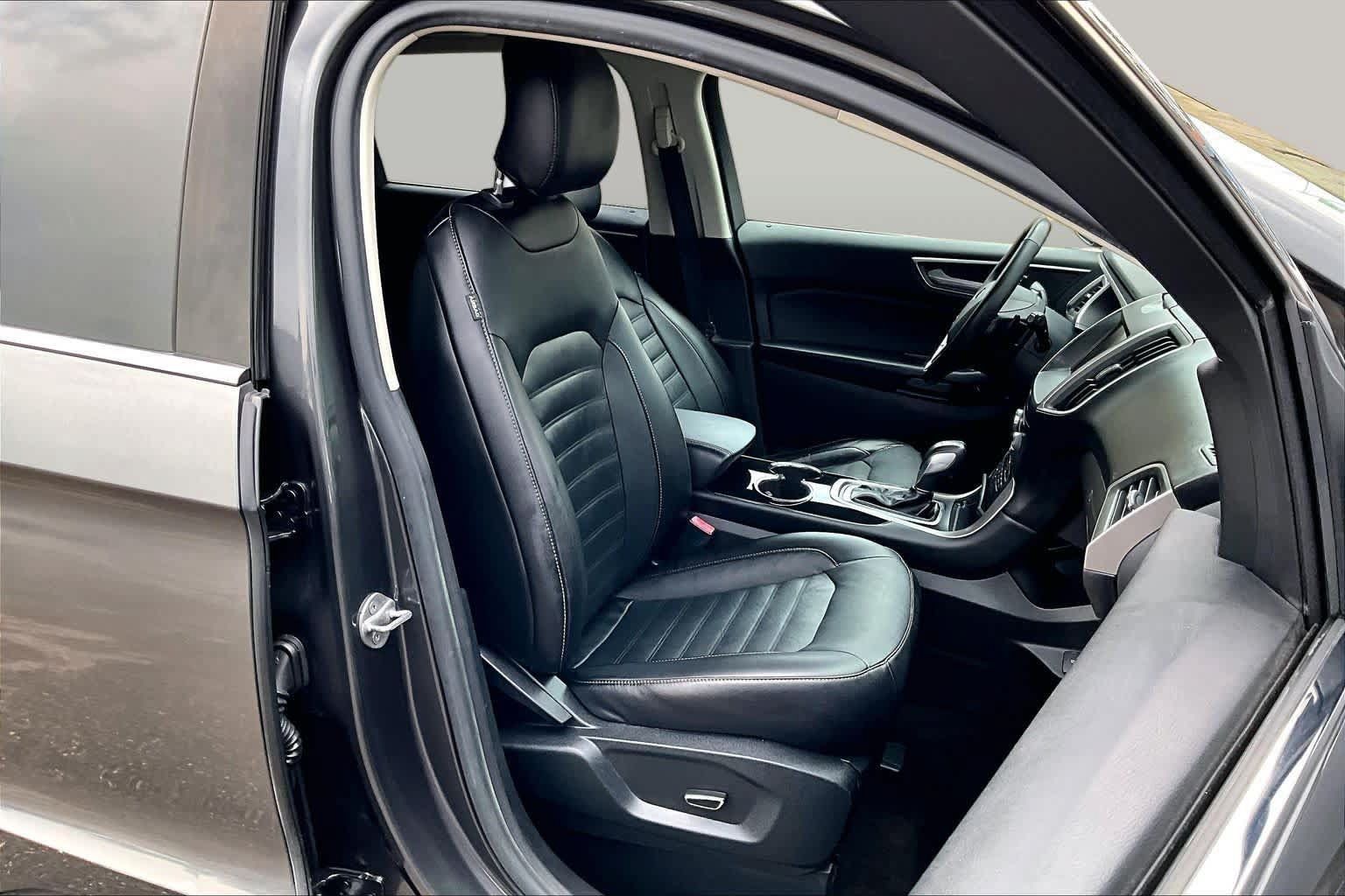 Used 2015 Ford Edge SEL w/ Equipment Group 201A FWD image 11
