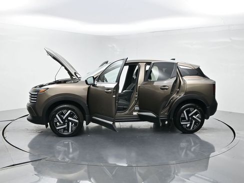 Used 2026 Nissan Kicks SV FWD image 28