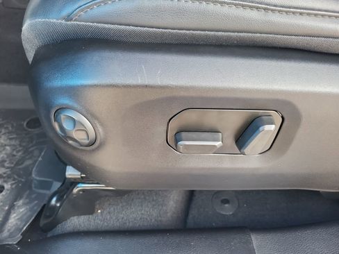 Used 2025 Jeep Gladiator Rubicon image 16