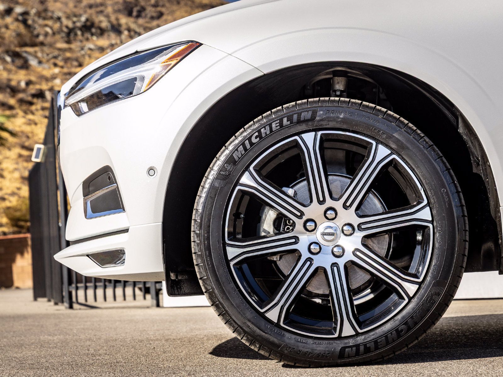 Used 2019 Volvo XC60 T5 Inscription AWD/4WD image 4
