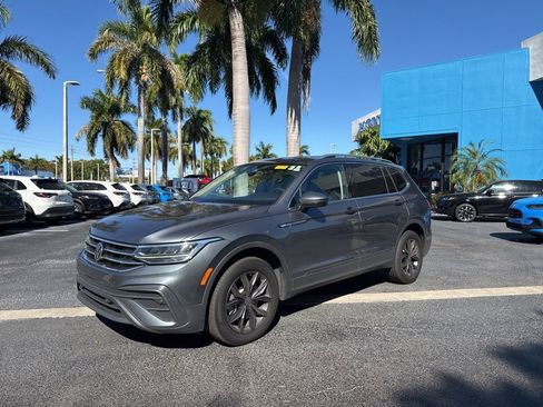 Used 2023 Volkswagen Tiguan SE image 10