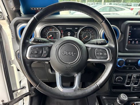 Used 2020 Jeep Gladiator Overland w/ Safety Group AWD/4WD image 18