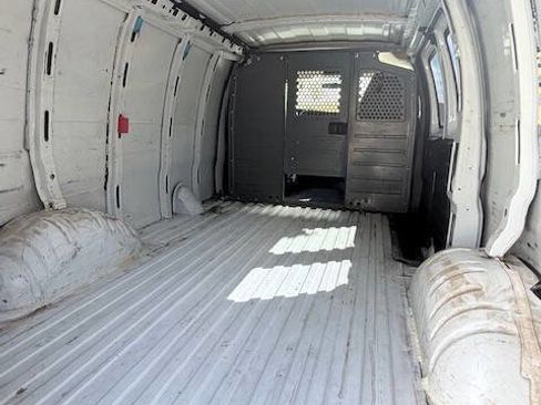 Used 2014 GMC Savana 2500 image 13