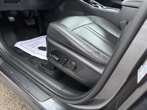 Used 2022 Kia Sorento S w/ Panoramic Sunroof Package AWD/4WD image 19
