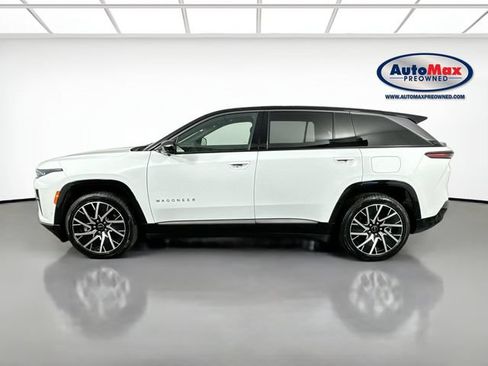 Used 2025 Jeep Wagoneer S Limited AWD/4WD image 9
