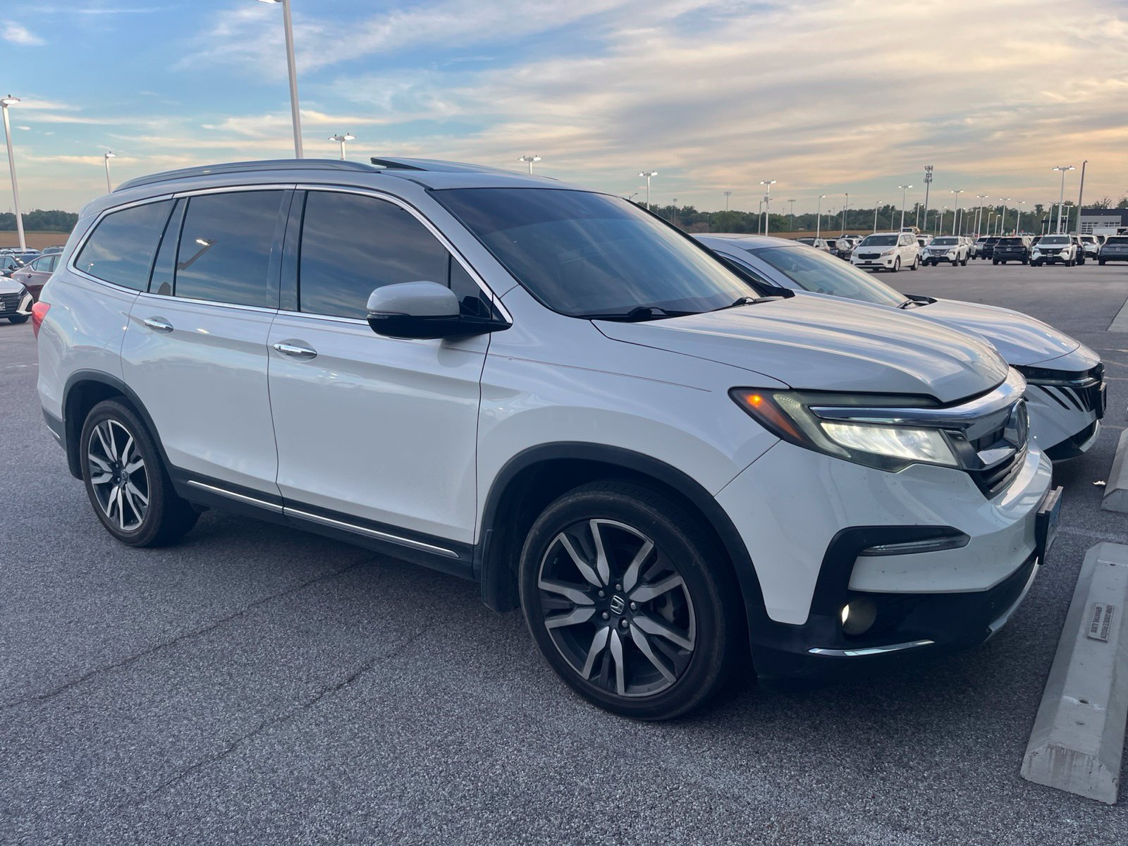 Used 2019 Honda Pilot Touring image 3