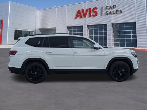 Used 2025 Volkswagen Atlas SE FWD image 5