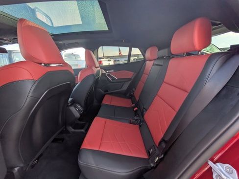 Used 2025 BMW X2 M35i image 11