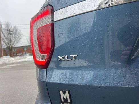 Used 2018 Ford Explorer XLT w/ Equipment Group 202A AWD/4WD image 10