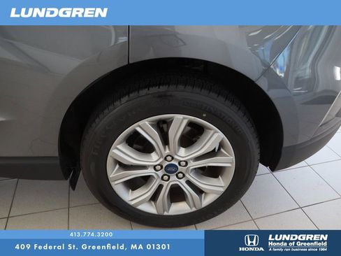 Used 2022 Ford Edge Titanium image 29