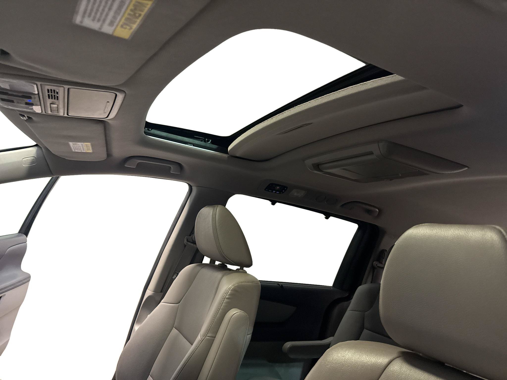 Used 2016 Honda Odyssey EX-L image 11