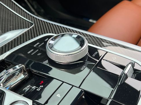 Used 2023 BMW X7 M60i image 34